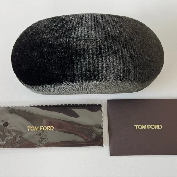 Tom Ford TF-517 Adrenne Sunglasses Black 01A New - Picture 3 of 3